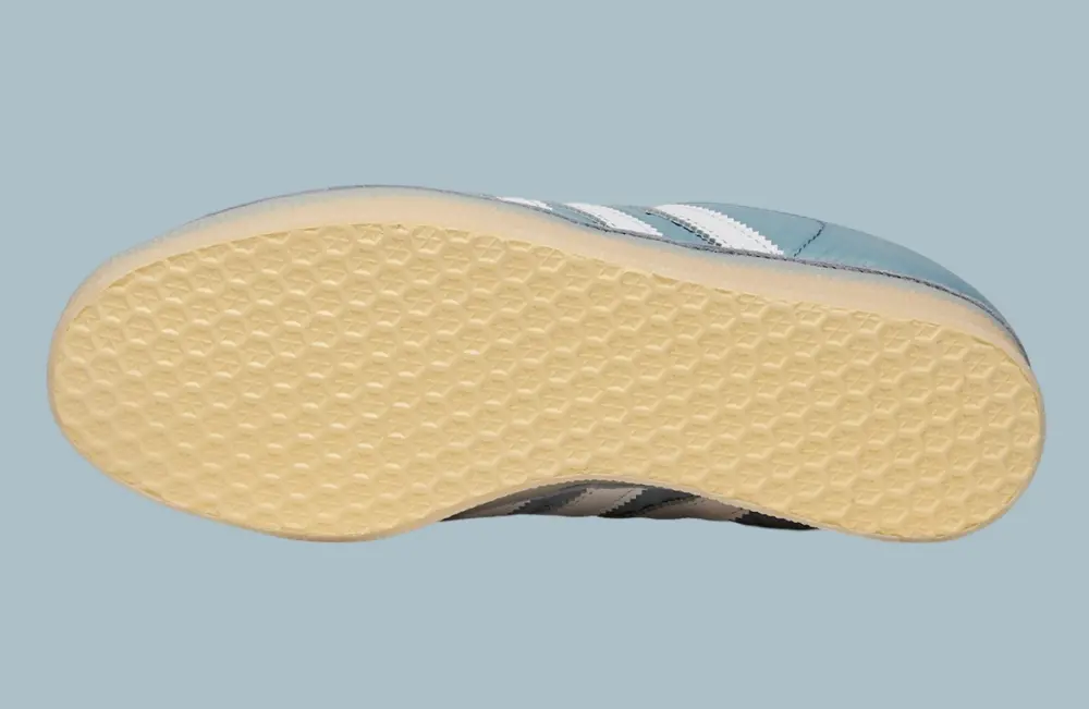 Alternative view of Giày Adidas Gazelle 85 Footpatrol ‘Light Grey’ IG4524
