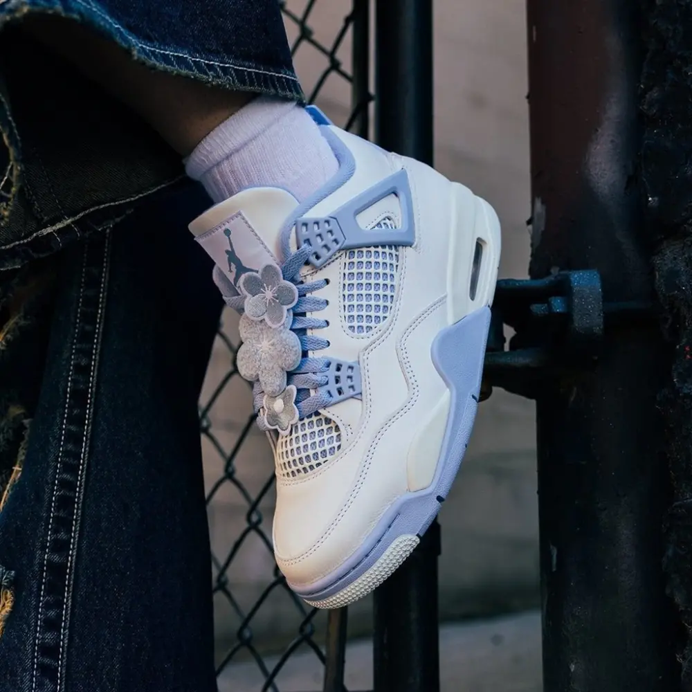 Alternative view of Giày Nike Air Jordan 4 ‘Aluminum’ HV0823-100