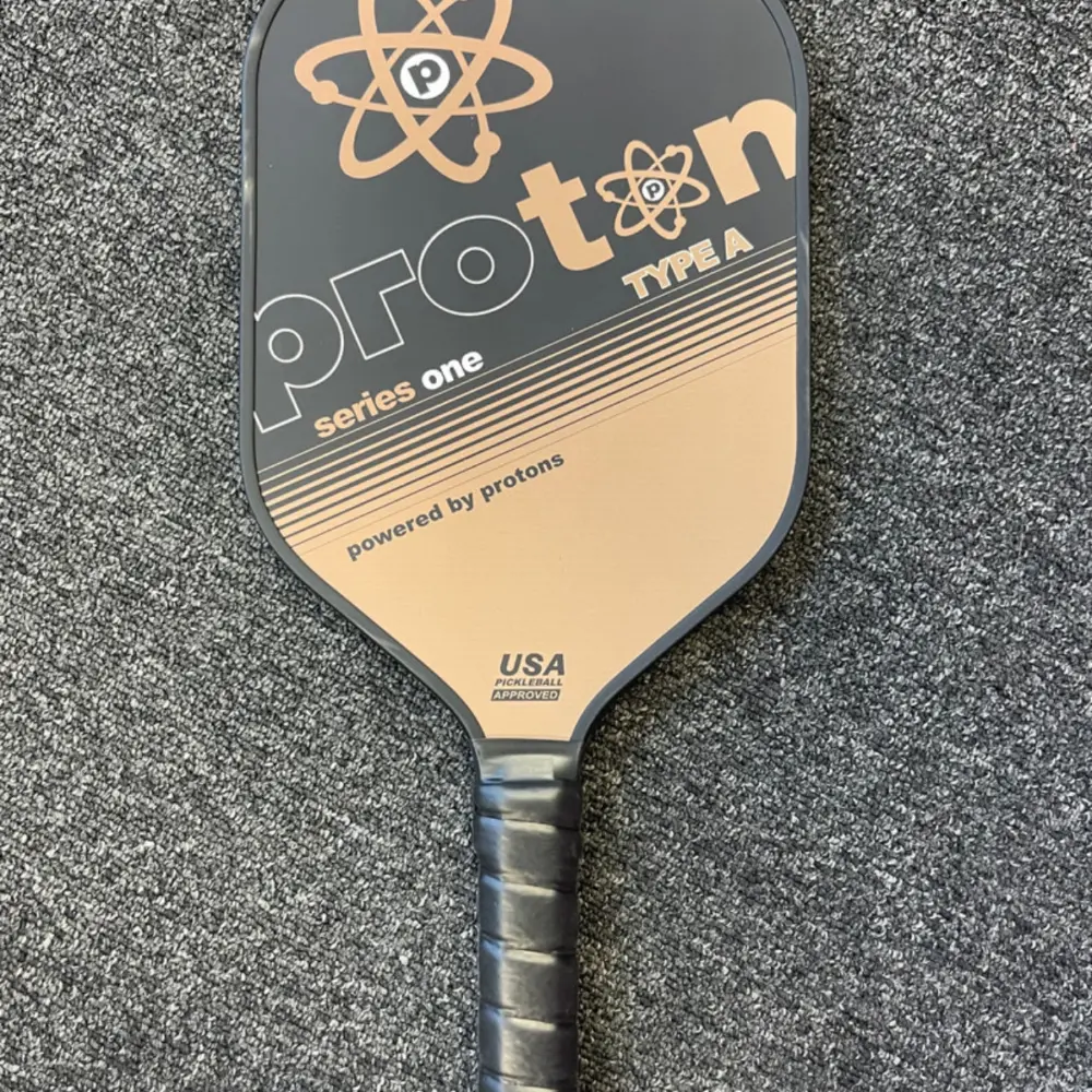 Alternative view of Vợt Pickleball Proton Series One Type A 15mm ‘Black Gold’
