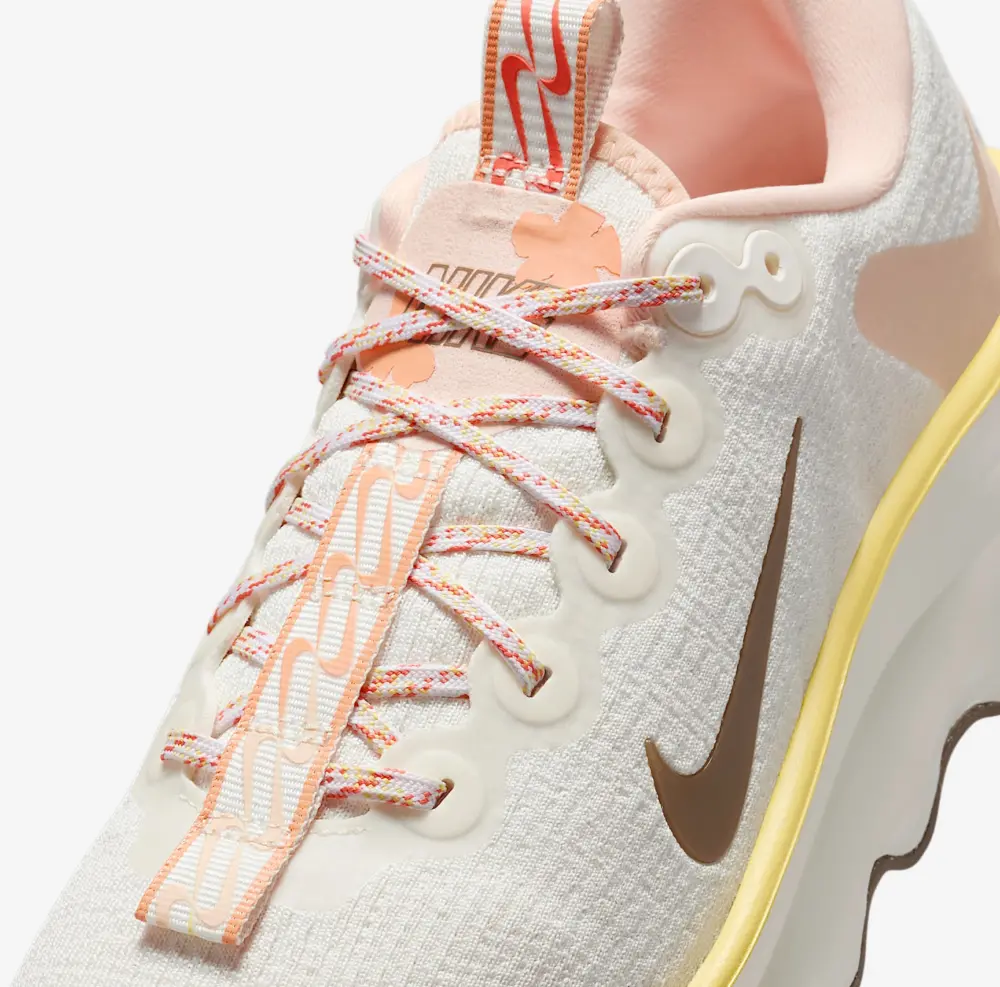 Alternative view of Giày Nike Motiva ‘Sail Mink Brown Soft Yellow’ HV5988-121