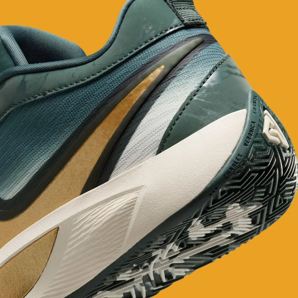 Alternative view of Giày Nike Giannis Freak 6 GS ‘Green Metallic Gold’ FZ7305-300