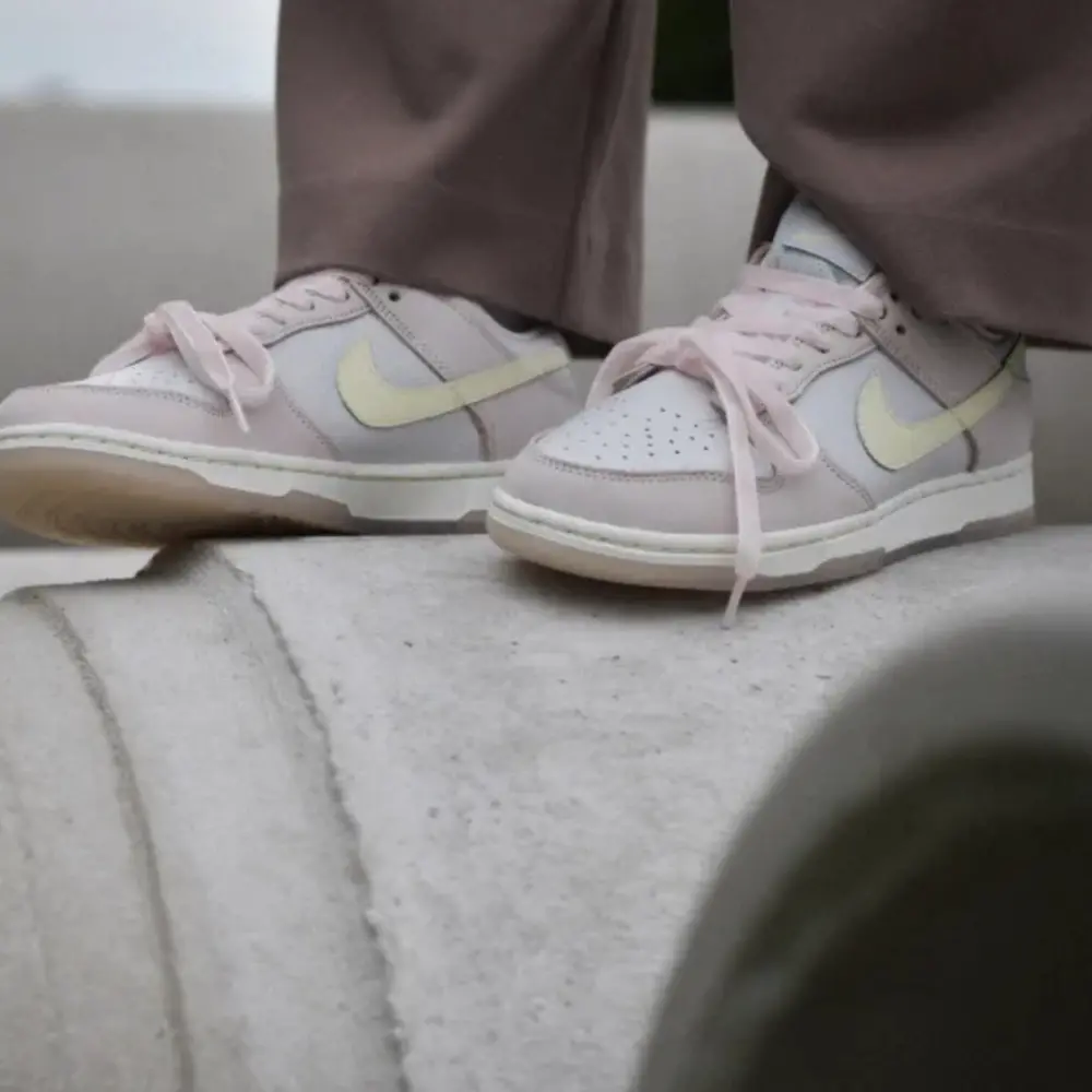 Giày Nike Wmns Dunk Low ‘Light Soft Pink’ FB7910-601 - Ảnh 3