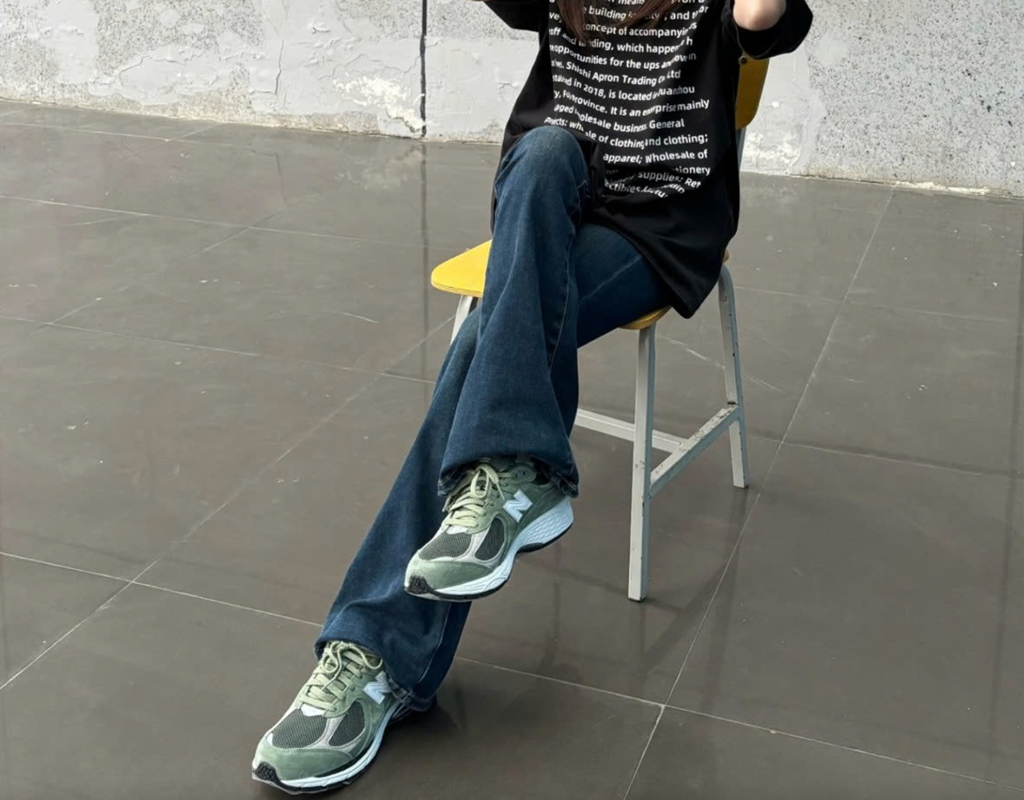 Alternative view of Giày New Balance 2002R ‘White Dark Juniper’ U2002RWA