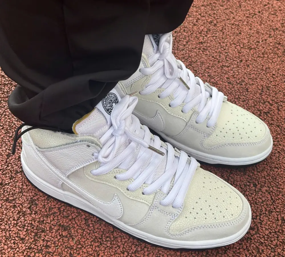 Alternative view of Giày Nike x Antihero SB Dunk High ‘White Black’ HM5837-100