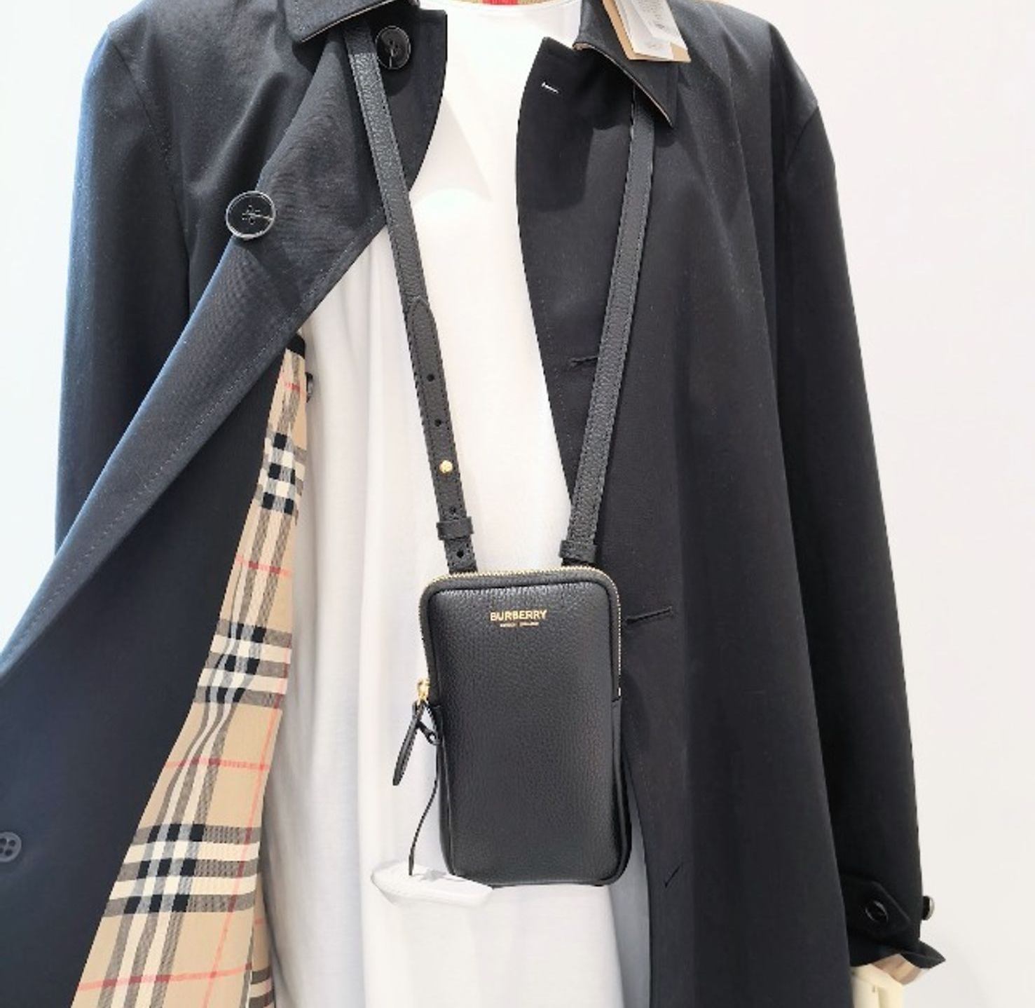 Alternative view of Túi Burberry Phone Case ‘Black’ 80840401