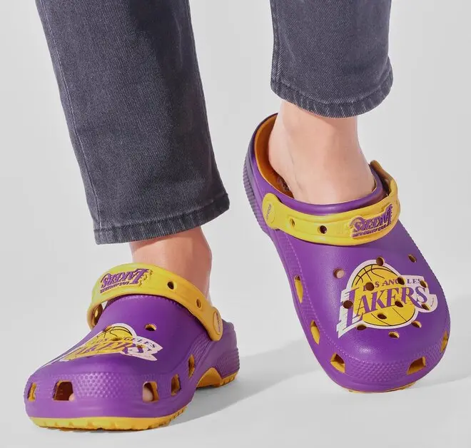 Alternative view of Dép Crocs Classic Clog ‘Los Angeles Lakers’ 208650-75Y