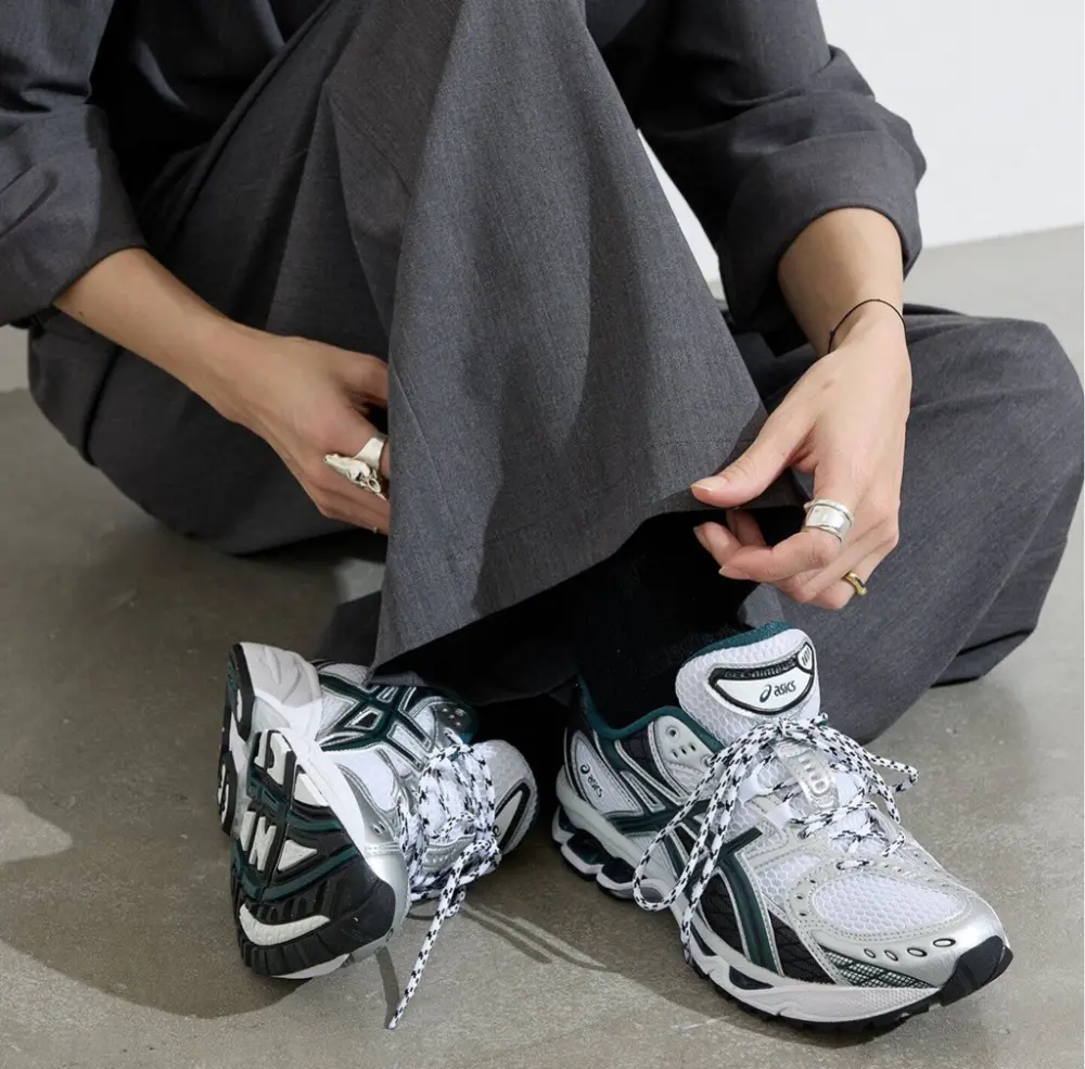 Alternative view of Giày ASICS Gel-Nimbus 10.1 ‘White Saxon Green’ 1203A543-103
