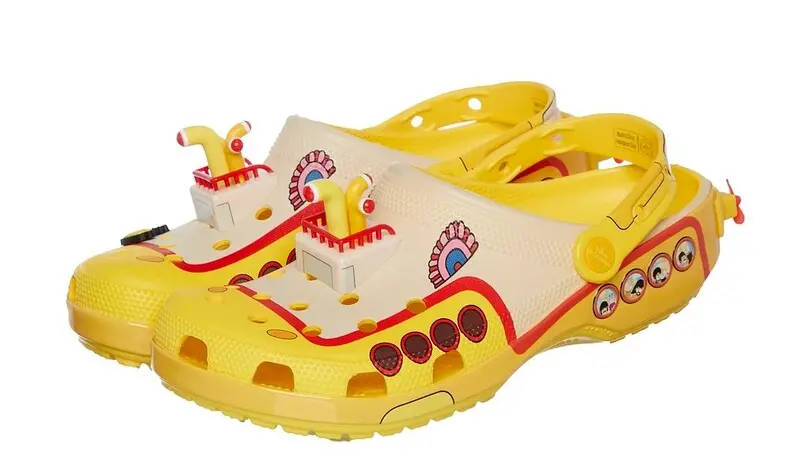Alternative view of Dép Crocs Classic Clog ‘Yellow Submarine’ 210893-90H