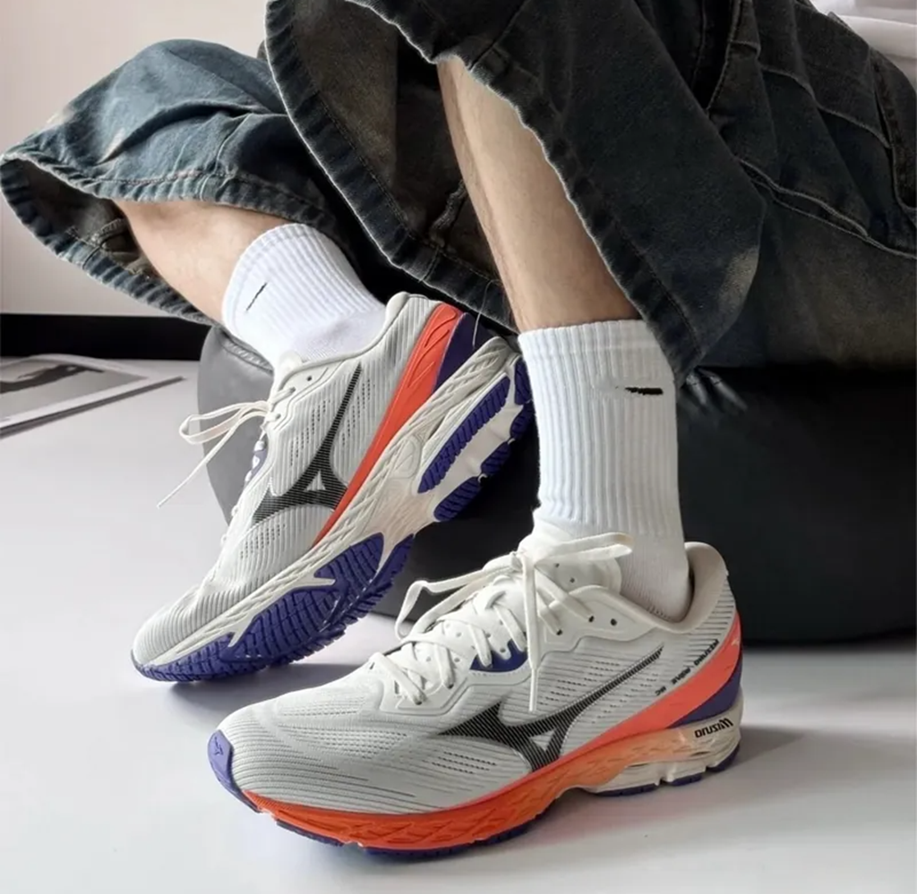 Alternative view of Giày Mizuno Wave ‘White Orange Blue’ D1GH251002