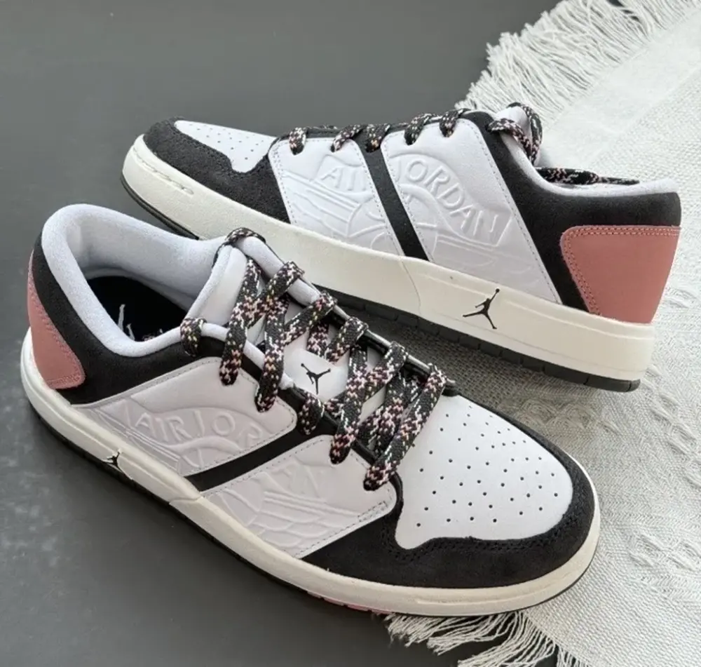 Alternative view of Giày Nike Jordan Nu Retro 1 Low ' White' FJ5734-101