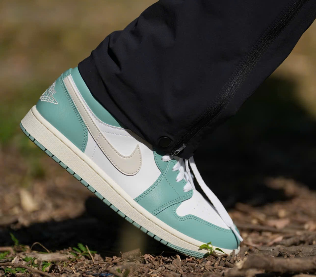 Giày Nike Air Jordan 1 Low ‘White Cannon’ DC0774-138 - Ảnh 3