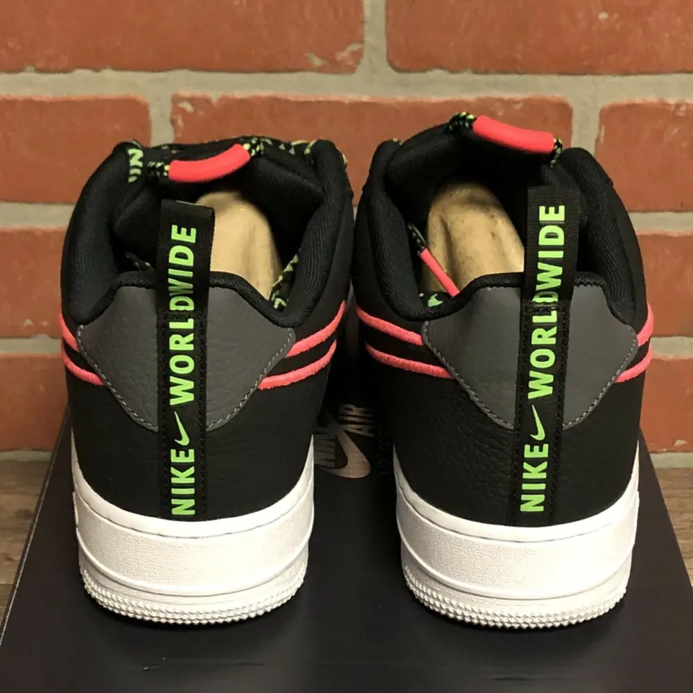 Giày Nike Air Force 1 07 PRM Worldwide 'Black Green Strike Crimson' CK7213-001 - Ảnh 4