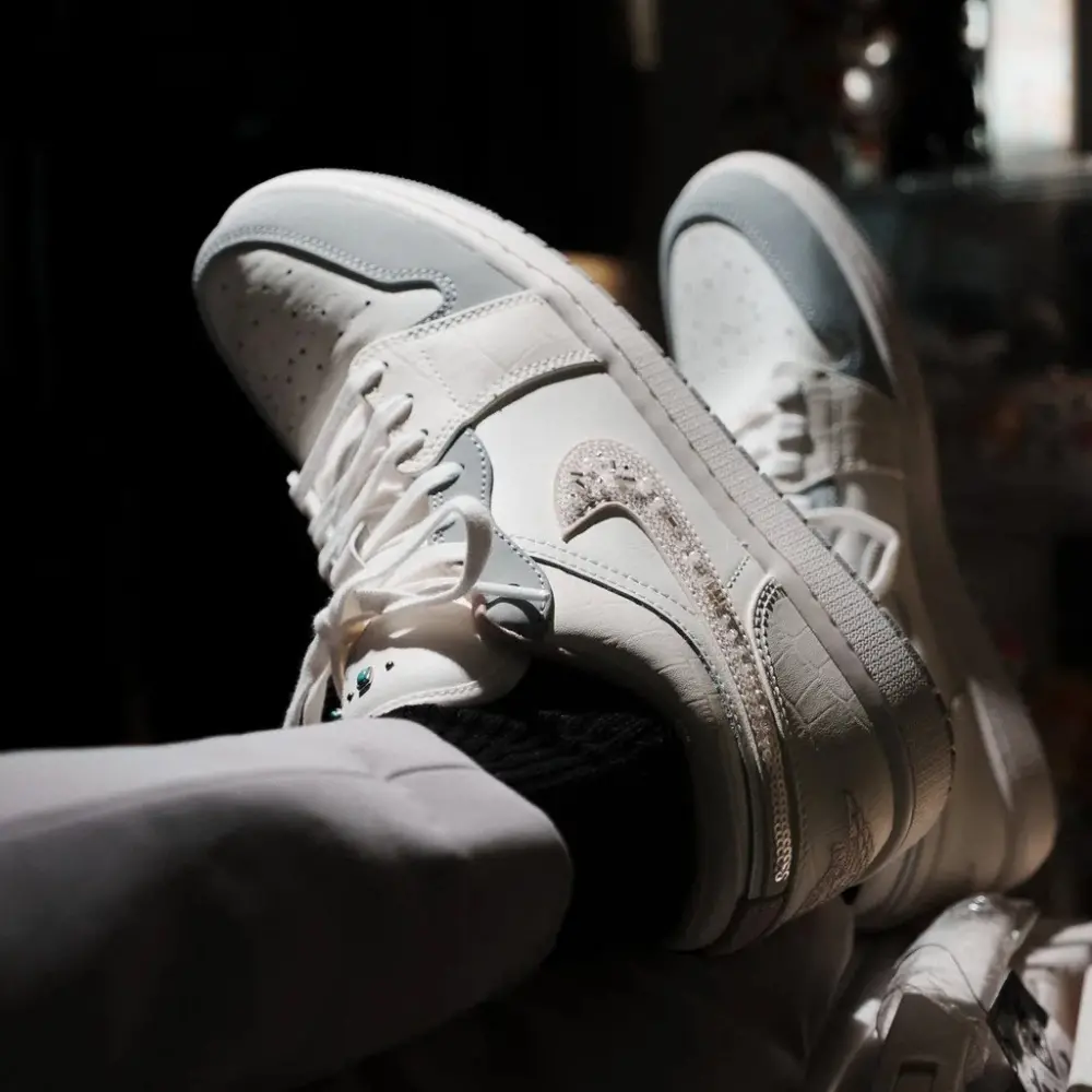 Giày Nike Air Jordan 1 Low ‘Sail Soft Pearl’ IH7323-100 - Ảnh 4