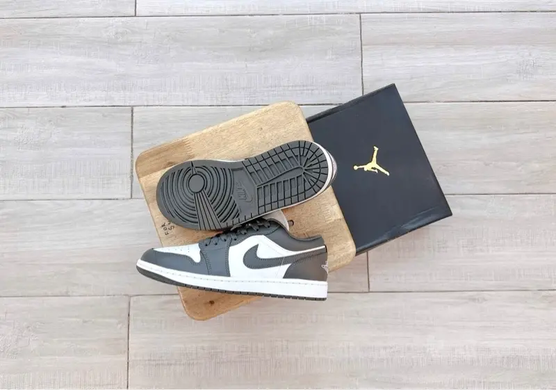 Giày Nike Air Jordan 1 Low ‘Grey White’ 553558-044 - Ảnh 5