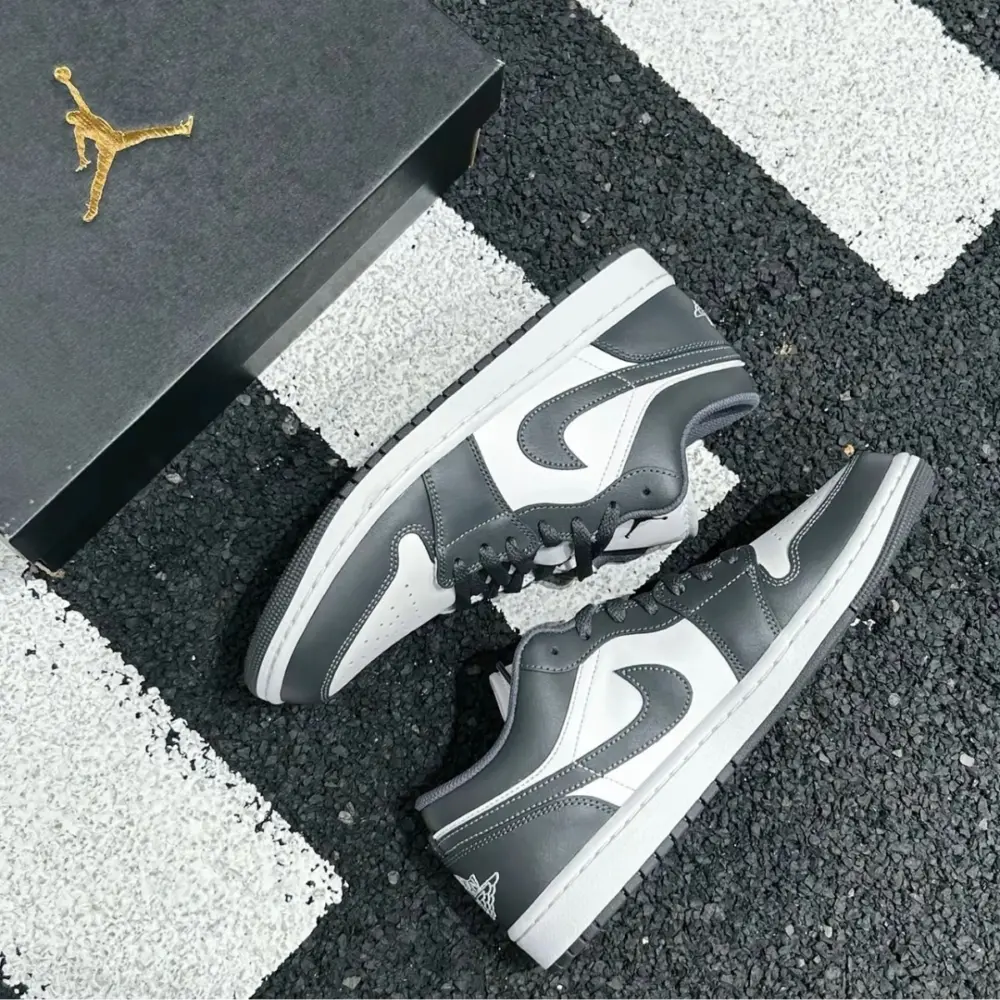 Giày Nike Air Jordan 1 Low ‘Grey White’ 553558-044 - Ảnh 4