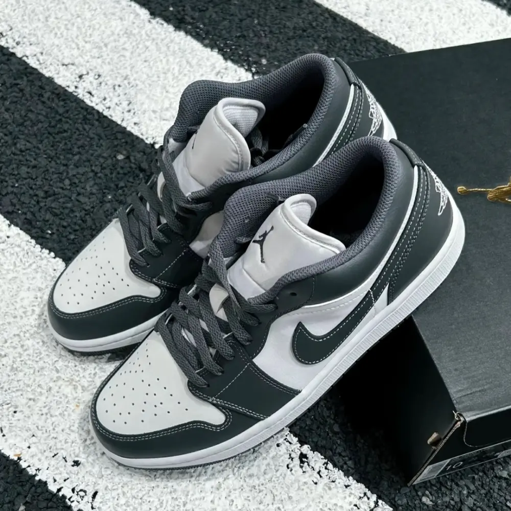 Giày Nike Air Jordan 1 Low ‘Grey White’ 553558-044 - Ảnh 3