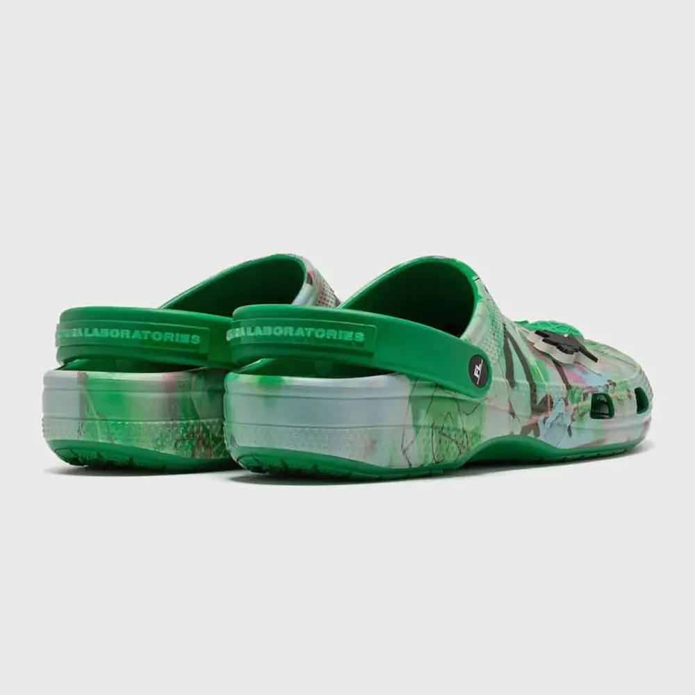 Dép Crocs Classic Clog x Futura Laboratories ‘Green Ivy’ 209622-3WH - Ảnh 4
