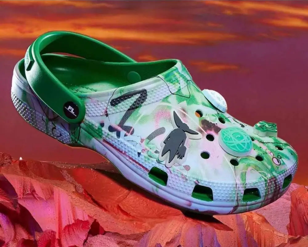 Alternative view of Dép Crocs Classic Clog x Futura Laboratories ‘Green Ivy’ 209622-3WH