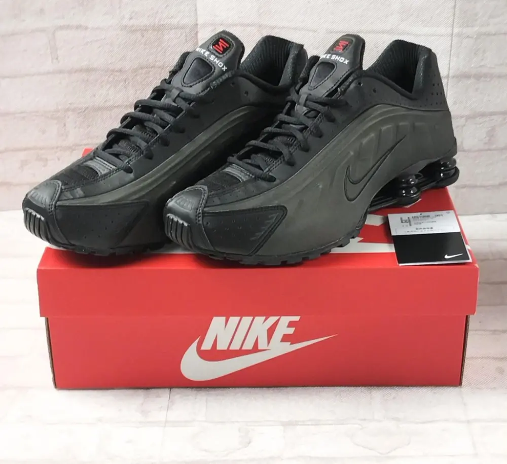Giày Nike Shox R4 ‘Black Bright Crimson’ HQ1988-001 - Ảnh 4