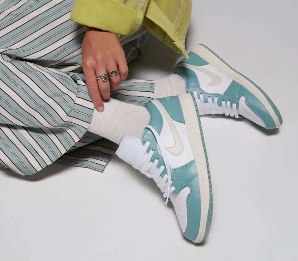 Alternative view of Giày Nike Air Jordan 1 Low ‘White Cannon’ DC0774-138