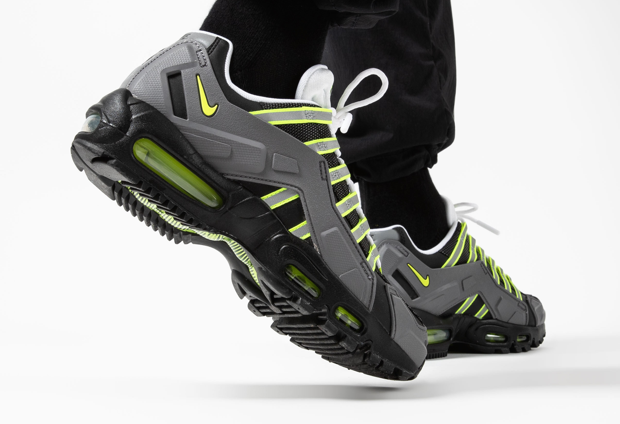 Alternative view of Giày Nike Air Max 95 NDSTRKT Neon CZ3591-002