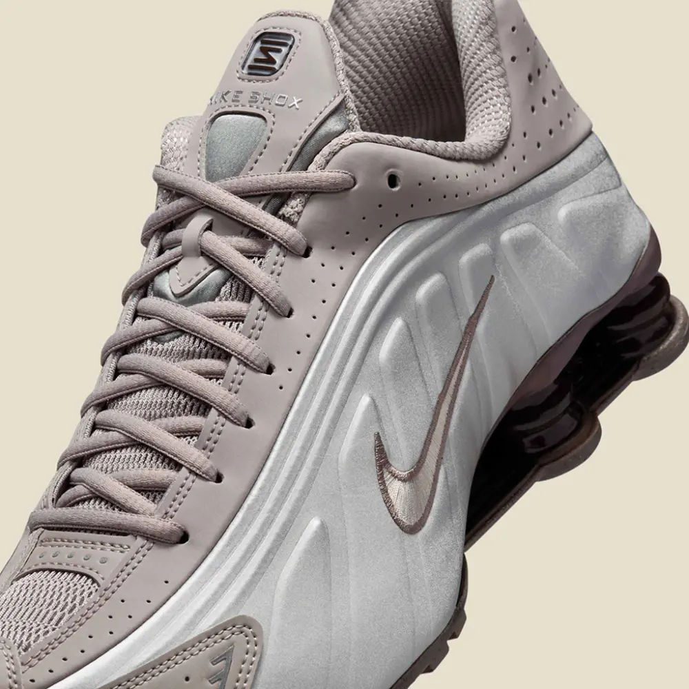 Giày Nike Shox R4 ‘Cave Stone’ HQ1988-200 - Ảnh 5