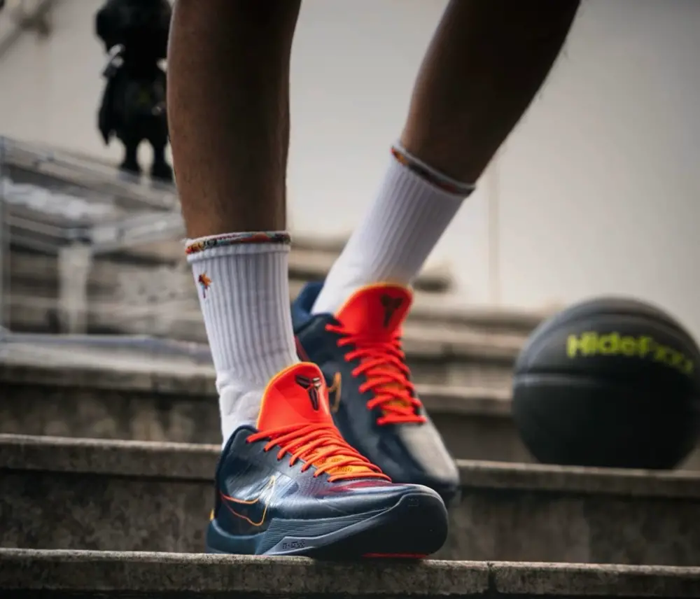 Alternative view of Giày Nike Kobe 5 Protro 'Caitlin Clark Indiana Fever' IM3207-400