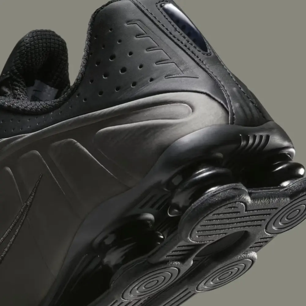 Giày Nike Shox R4 ‘Black Bright Crimson’ HQ1988-001 - Ảnh 9