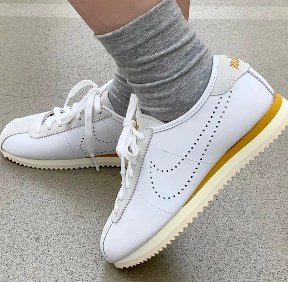 Alternative view of Giày Nike Cortez ‘White Bronze Perforated Swoosh’ HQ1841-100