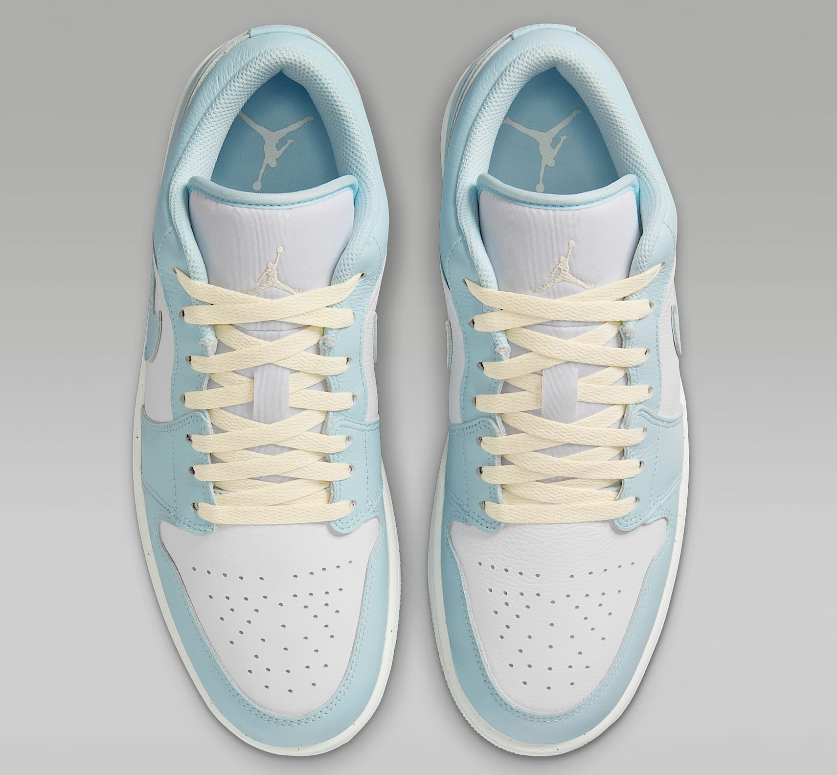 Alternative view of Giày Nike Air Jordan 1 Low ‘Glacier Blue’ HJ5999-400