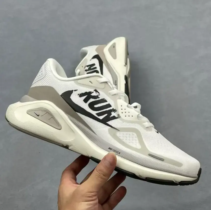 Alternative view of Giày Nike Structure 26 'Summit White' IB5698-100