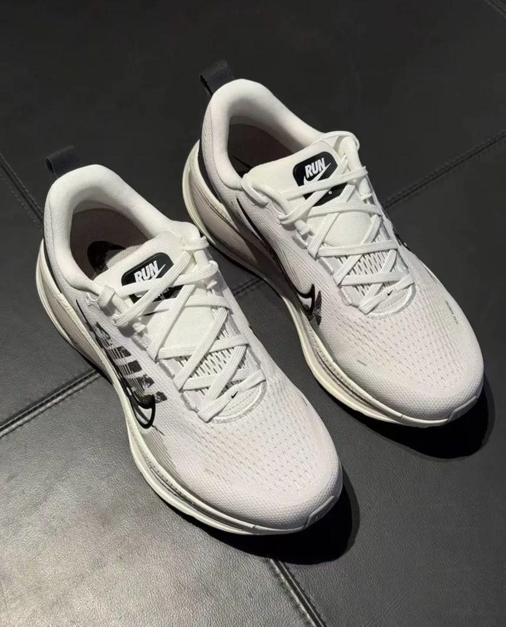 Alternative view of Giày Nike Vomero 18 'Summit White' IB5726-100