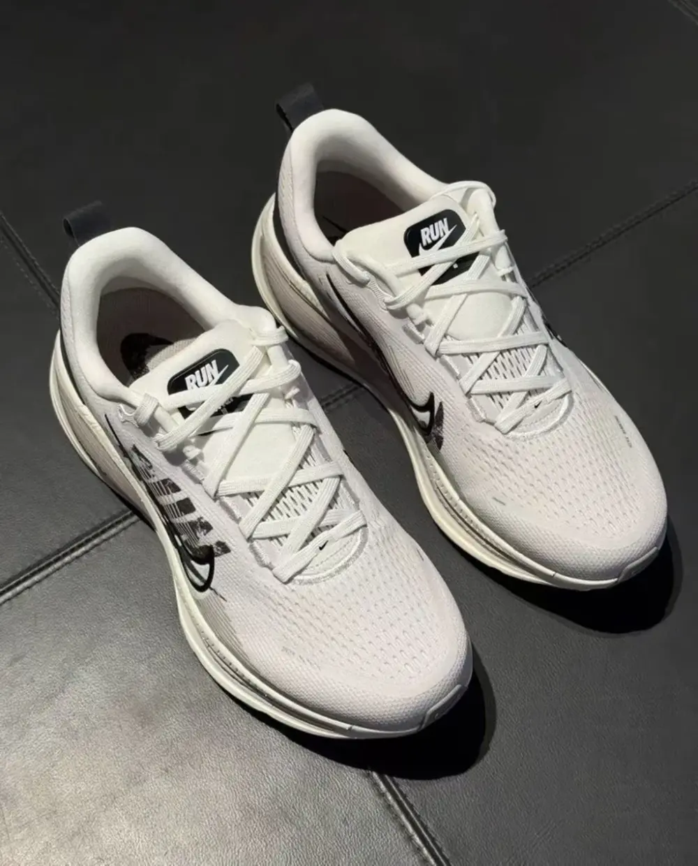 Alternative view of Giày Nike Vomero 18 'Summit White' IB5726-100