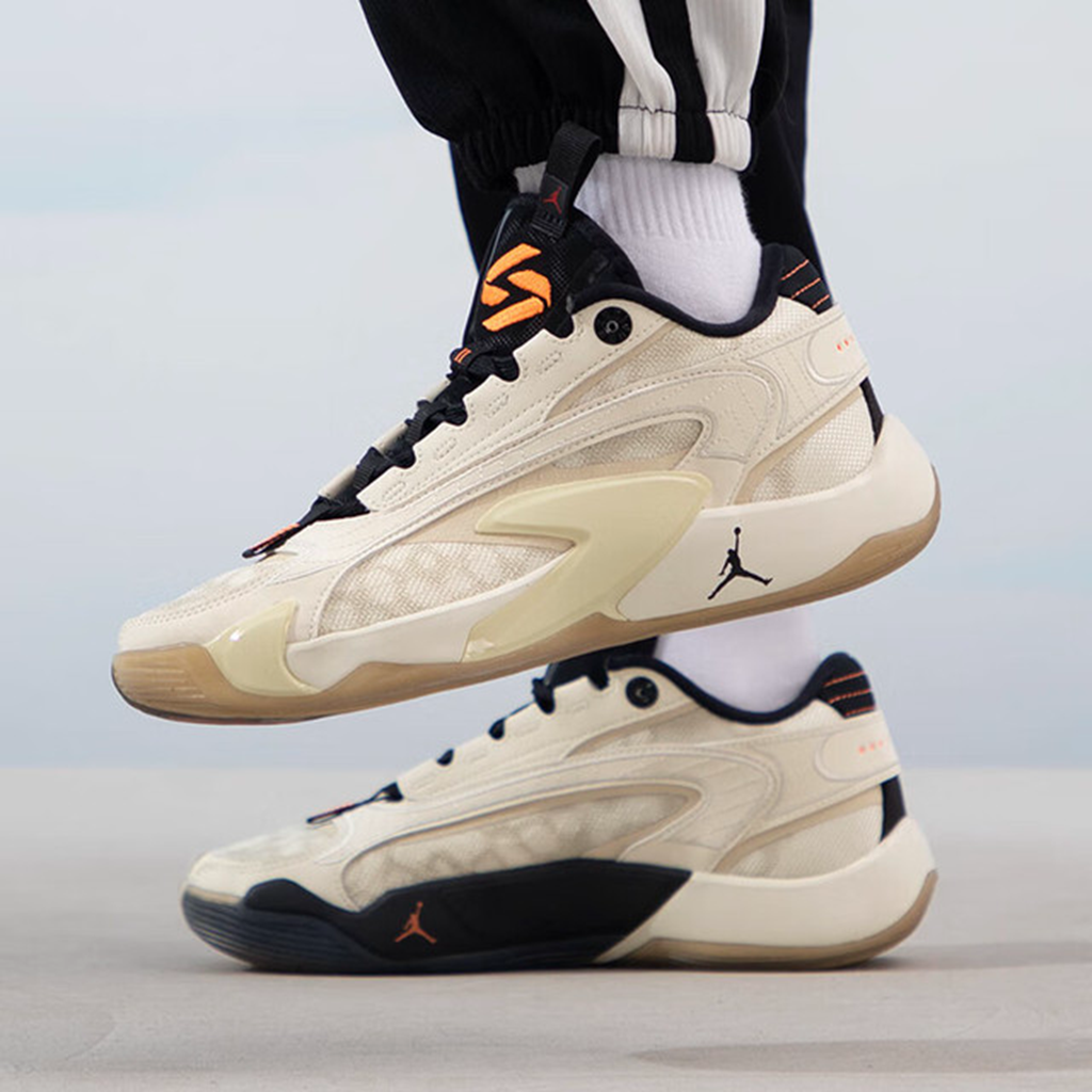 Alternative view of Giày Nike Air Jordan Luka 2 GS ‘Neutral’ DZ3498-100