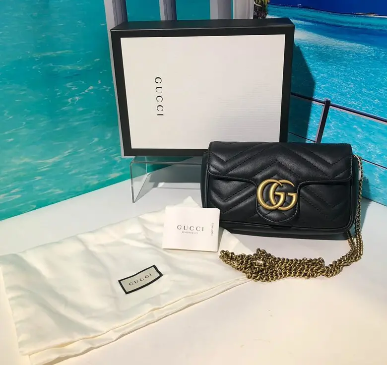 Alternative view of Túi Gucci GG Marmont Matelassé Super Mini Bag 476433-DSVRT-1000
