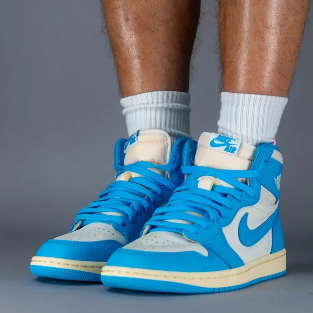 Alternative view of Giày Nike Air Jordan 1 High OG ‘UNC Reimagined’ DZ5485-402