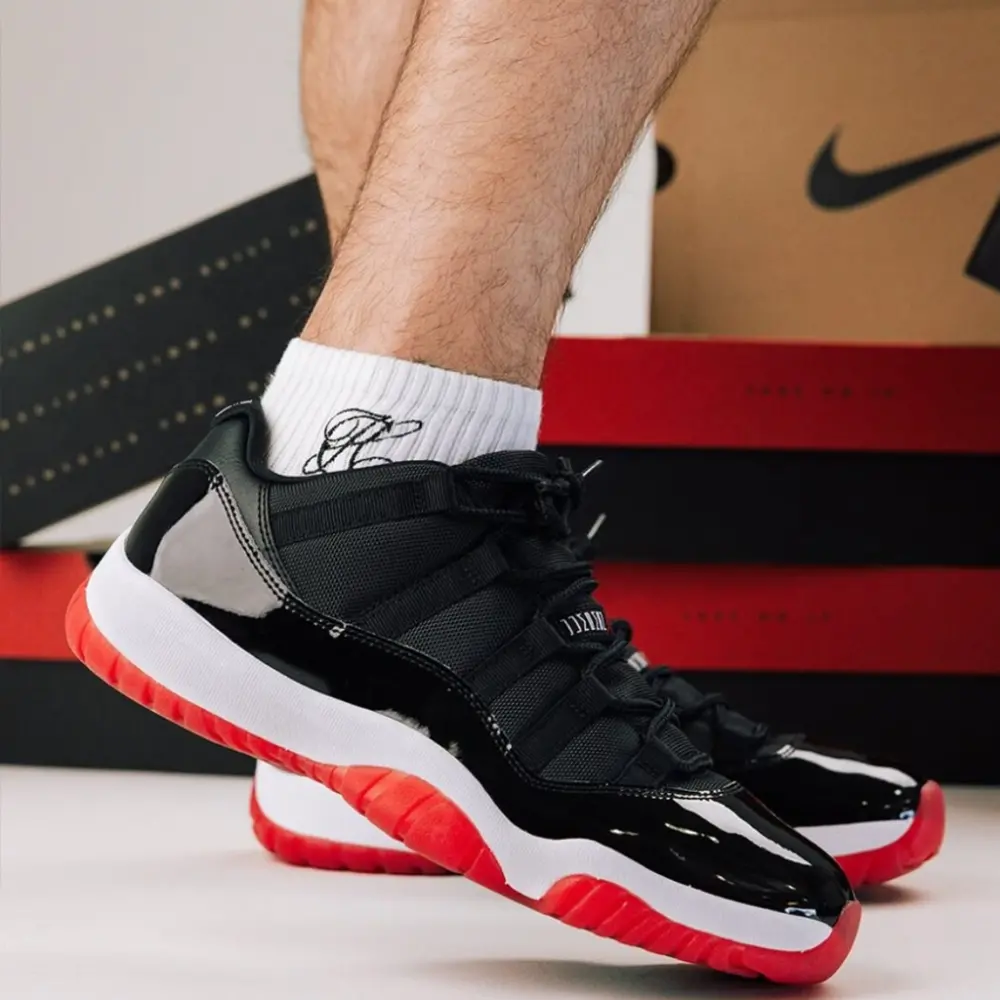 Alternative view of Giày Nike Air Jordan 11 Retro Low 2025 ‘Bred’ FV5104-006