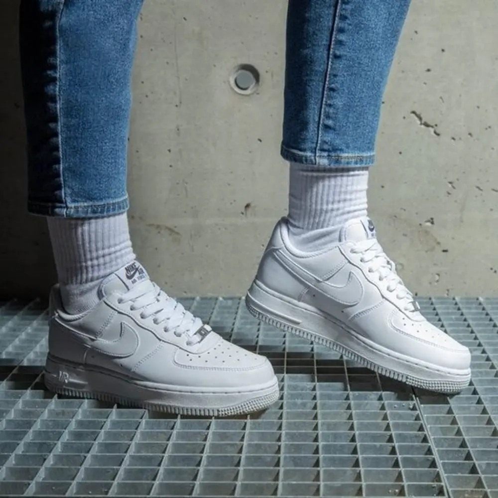 Alternative view of Giày Nike Wmns Air Force 1 ‘Move To Zero Triple White’ DC9486-101