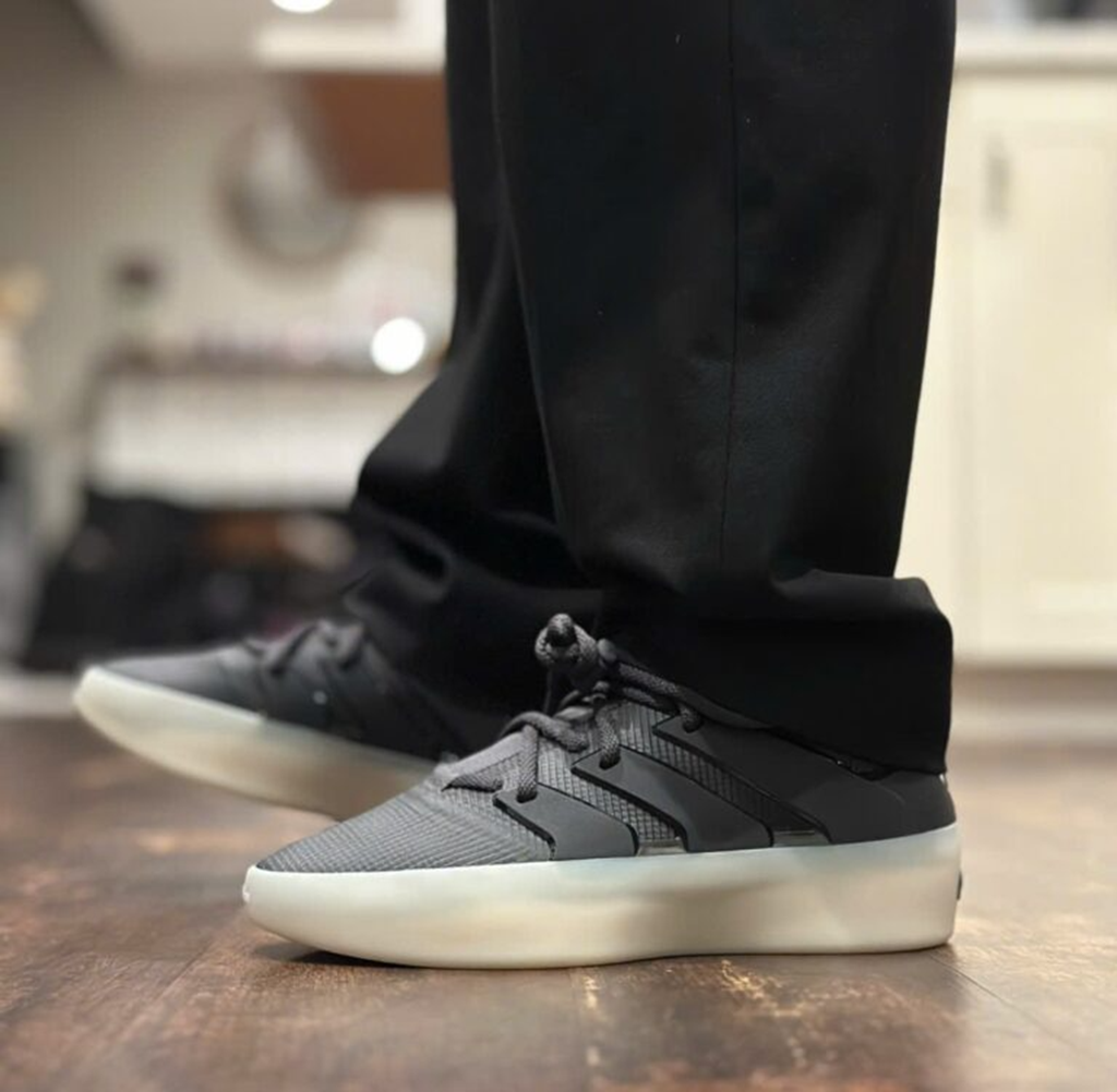 Giày Fear Of God Athletics Basketball ‘Carbon’ IF6680 - Ảnh 3