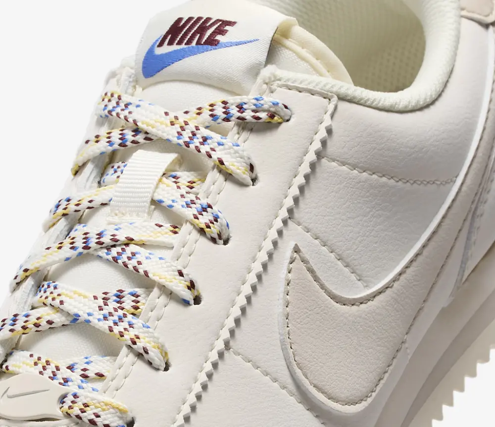 Alternative view of Giày Nike Cortez GS ‘Mini Swoosh’ IH7655-001