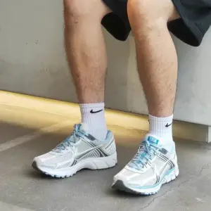 Alternative view of Giày Nike Air Zoom Vomero 5 ‘Ocean Bliss’ FN3432-001
