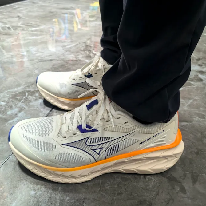 Alternative view of Giày Mizuno Astro X ‘Cream Orange’ D1GH250502