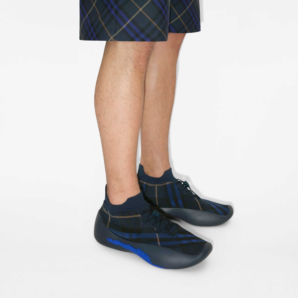 Alternative view of Giày Burberry Check Knit Neptune Sneakers 'Midnight' 81010321