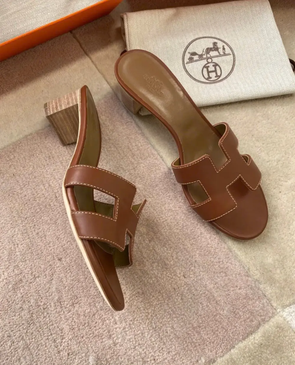 Alternative view of Dép Nữ Hermes Oasis Leather Sandals 'Brown' H071002Z-03420