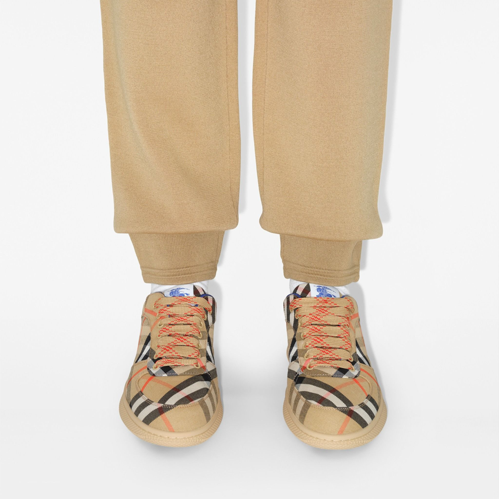 Alternative view of Giày Burberry Check Terrace Sneakers ‘Sand’ 80953721