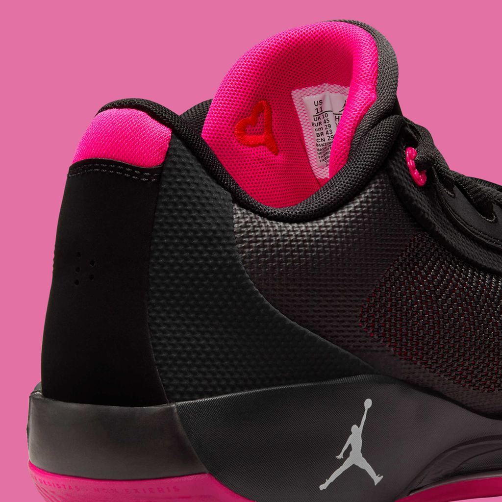 Alternative view of Giày Nike Air Jordan Luka .77 ‘Navidor’ HF0806-006