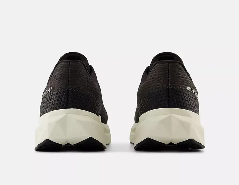 Alternative view of Giày New Balance FuelCell Propel v5 ‘Black’ MFCPRCB5