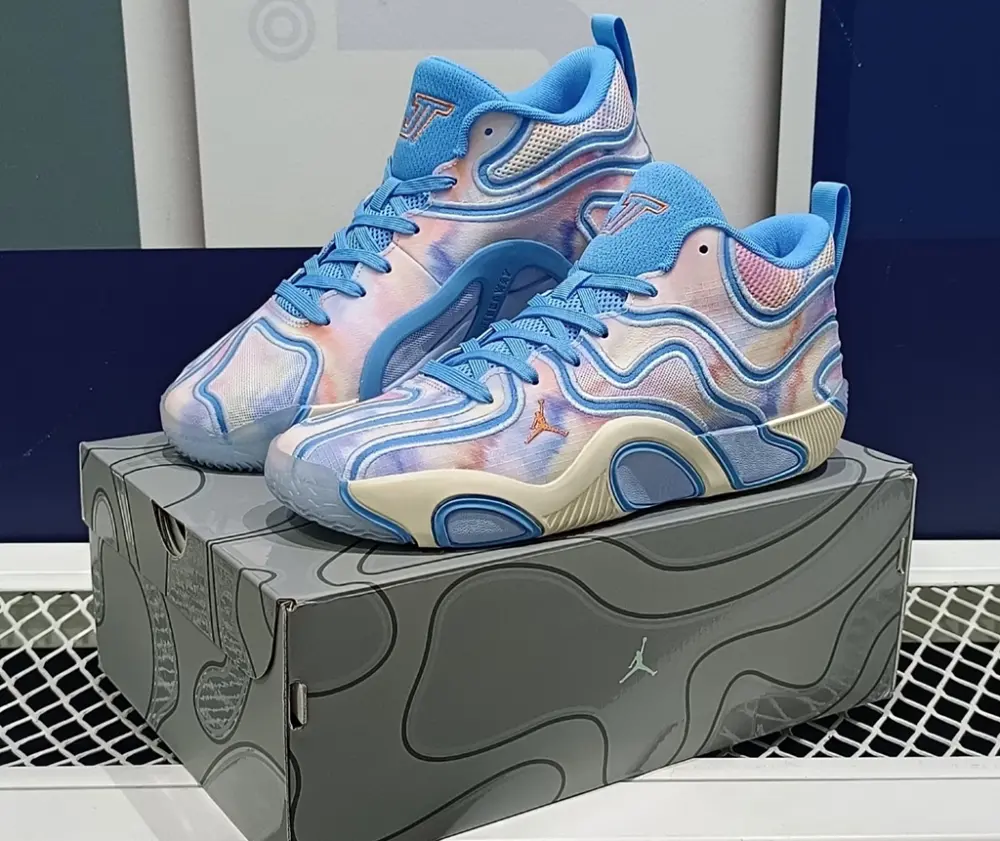 Alternative view of Giày Nike Air Jordan Tatum 3 GS ‘Tie Dye’ HF3136-400