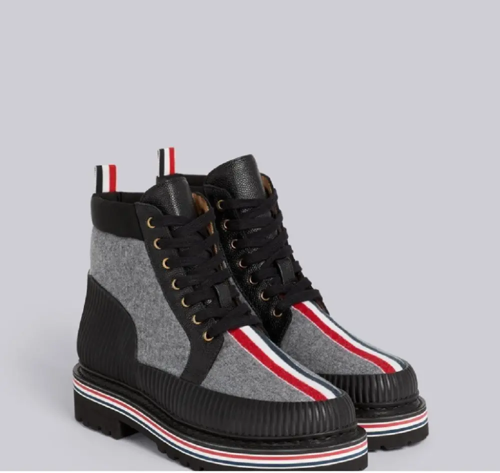 Giày Thom Browne Wool Short Boot 'Mid Grey Stripe' MFB188A-07548-035 - Ảnh 3