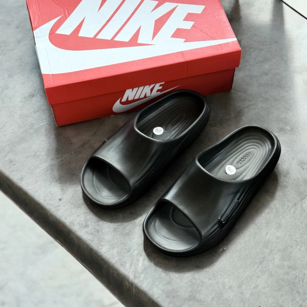 Alternative view of Dép Nike ReactX Rejuven8 Slide ‘Triple Black’ HV4484-001